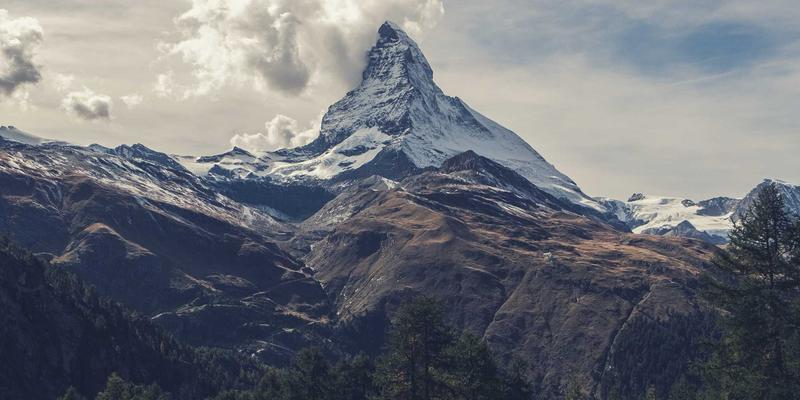 从长春走向世界：解码中国一汽海外战略，红旗与奔腾如何破局全球市场？