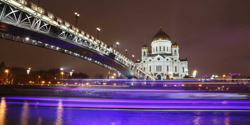 红旗飘扬,改革破局:中国一汽市场化转型如何重塑购车服务与新车型战略